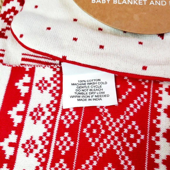 Handcrafted In India Christmas Red & White Knit Baby Toddler Blanket & Bib Set - Picture 6 of 9